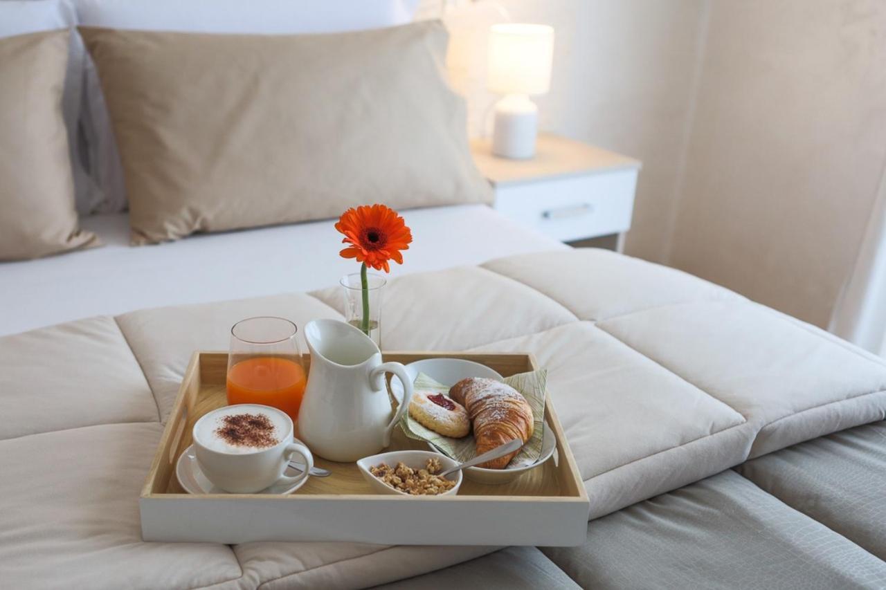 Green - Bed And Breakfast A 卡斯特罗维拉里 外观 照片